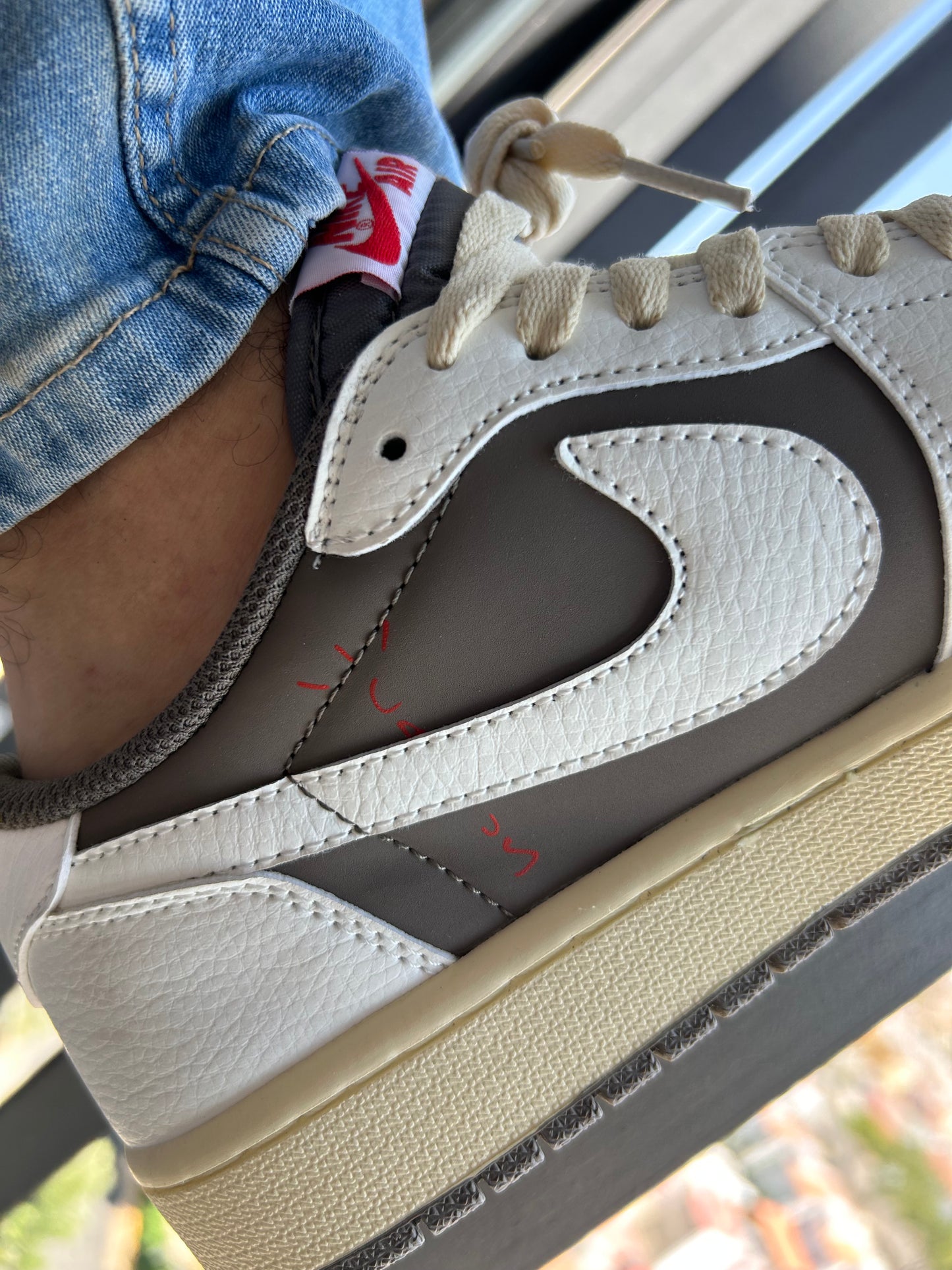 Nike Jordan Low Travis Reverse Moca