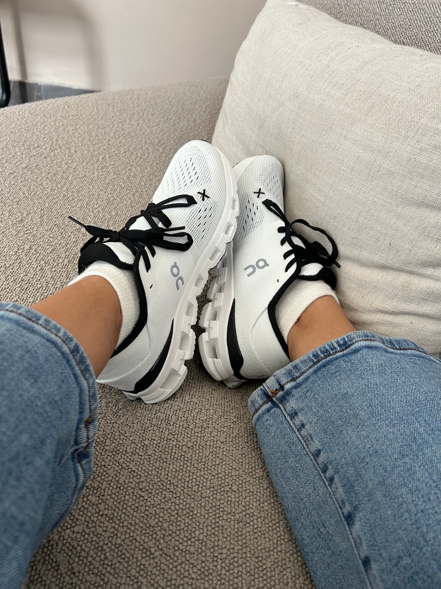 Modelo ON white black
