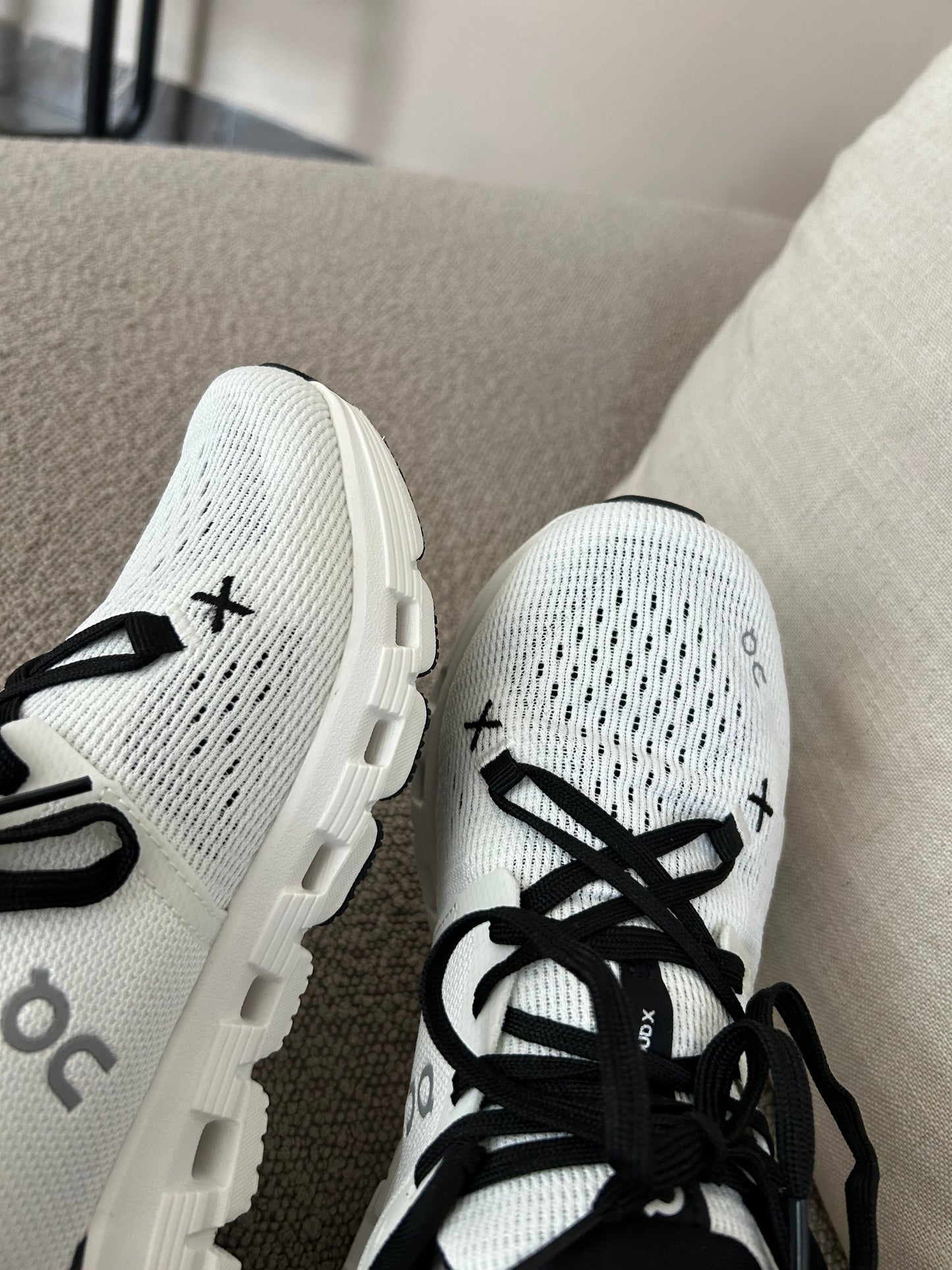 Modelo ON white black