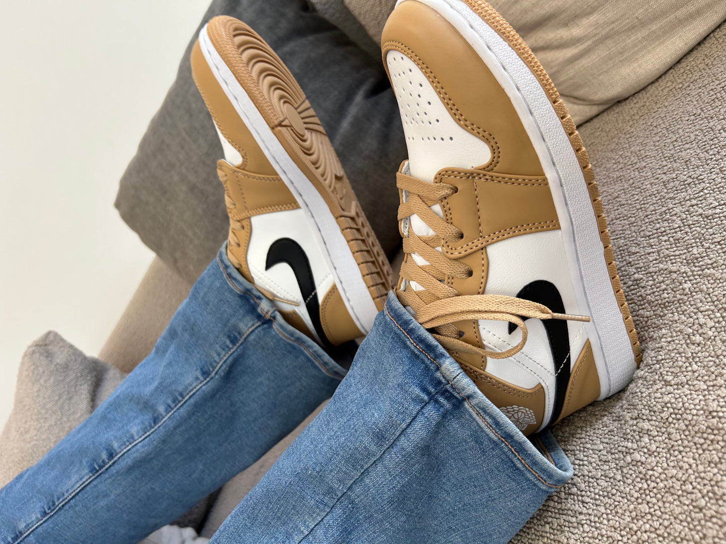 Nike Jordan High en dorado