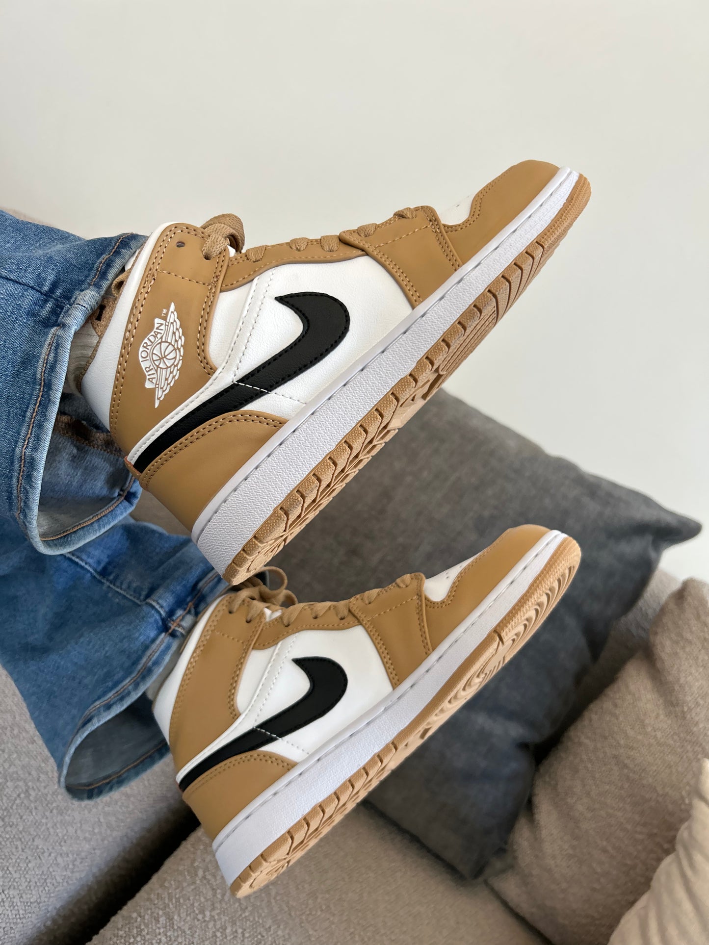 Nike Jordan High en dorado