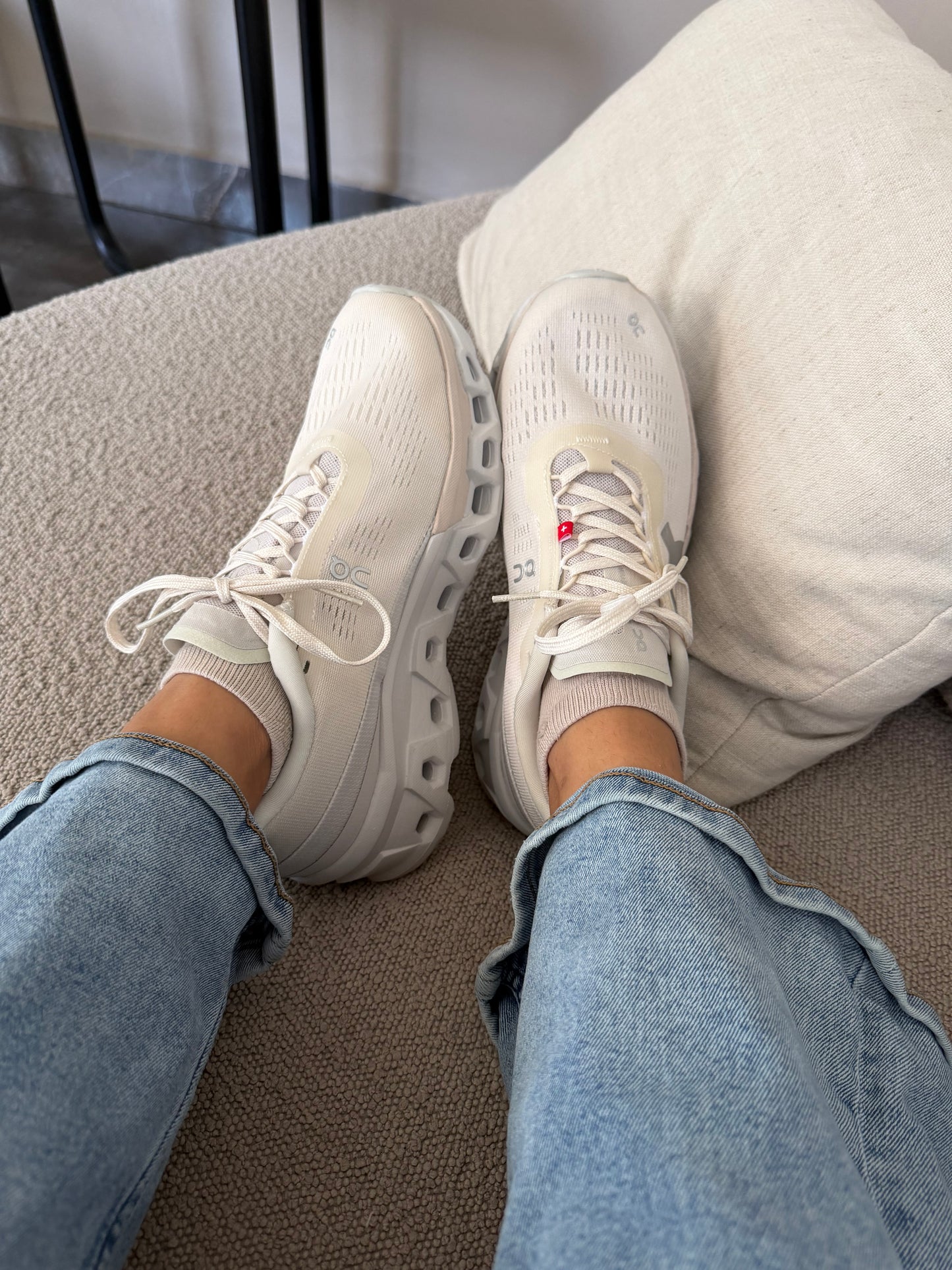 On cloud Monster Beige
