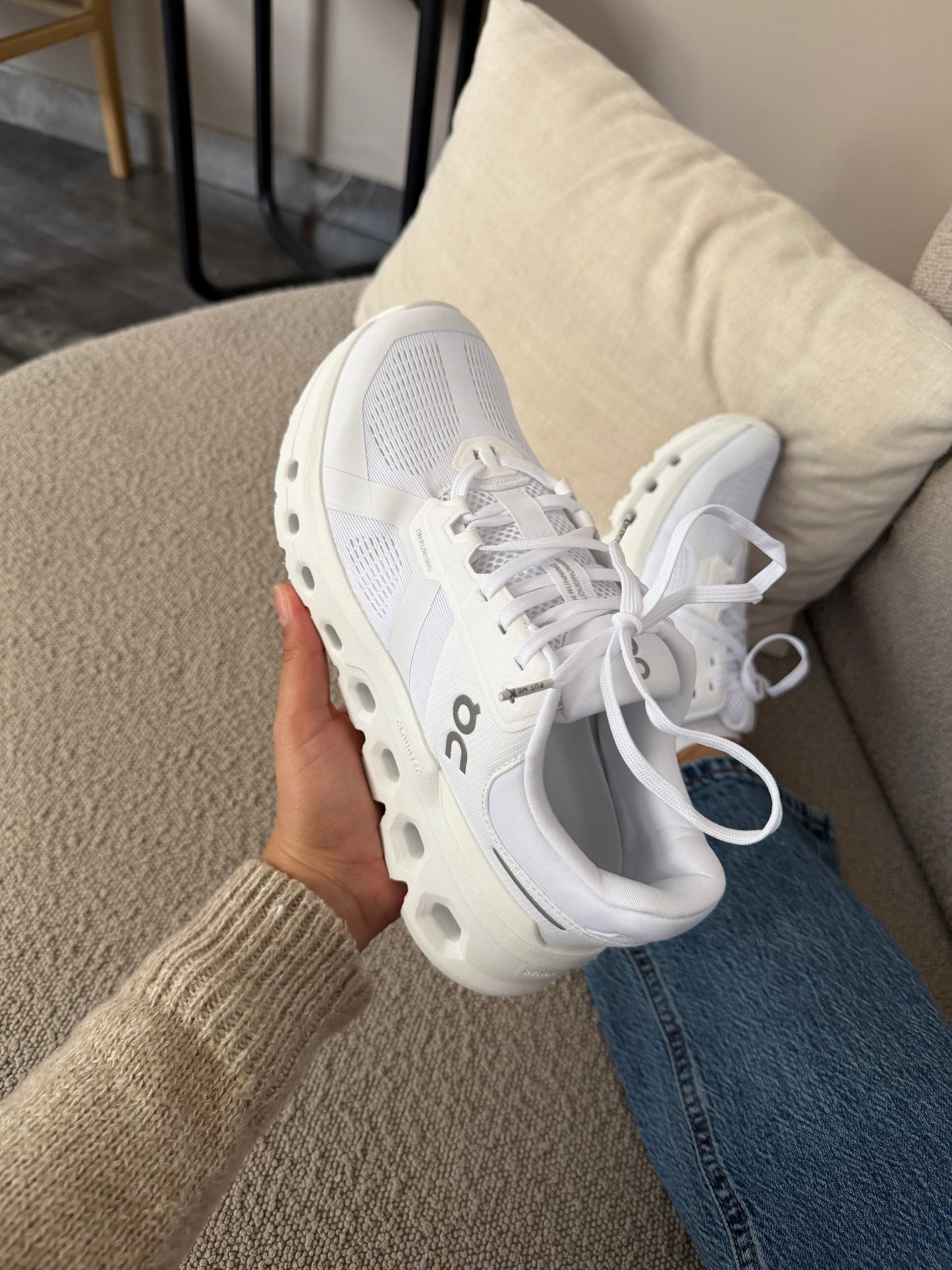 On cloud 6 all white