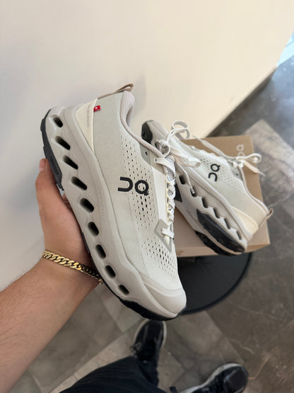 ON Surfer Max Gris