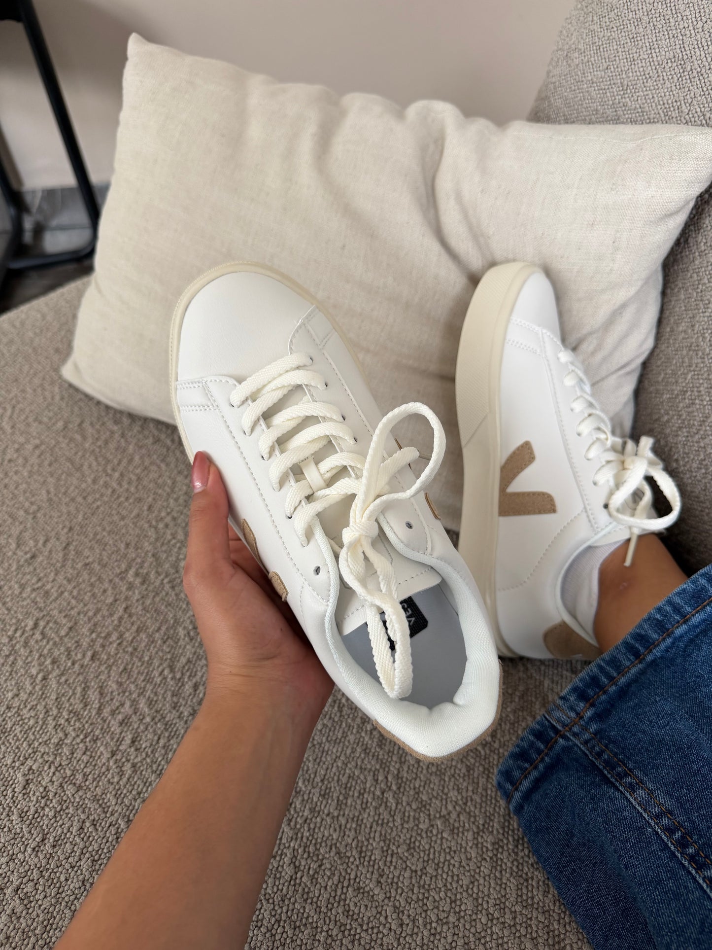 Veja beige