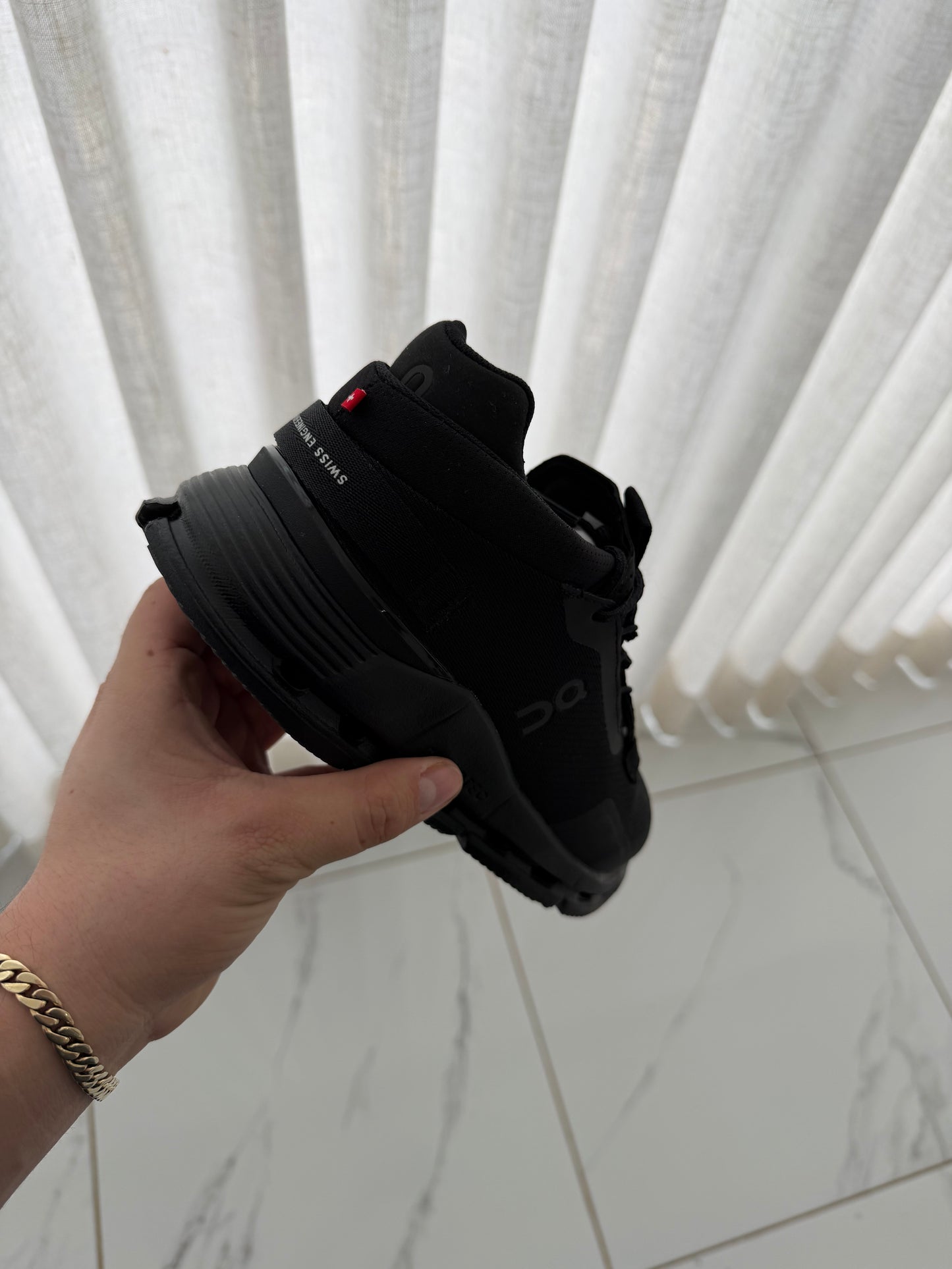 On cloud nova 2 negro