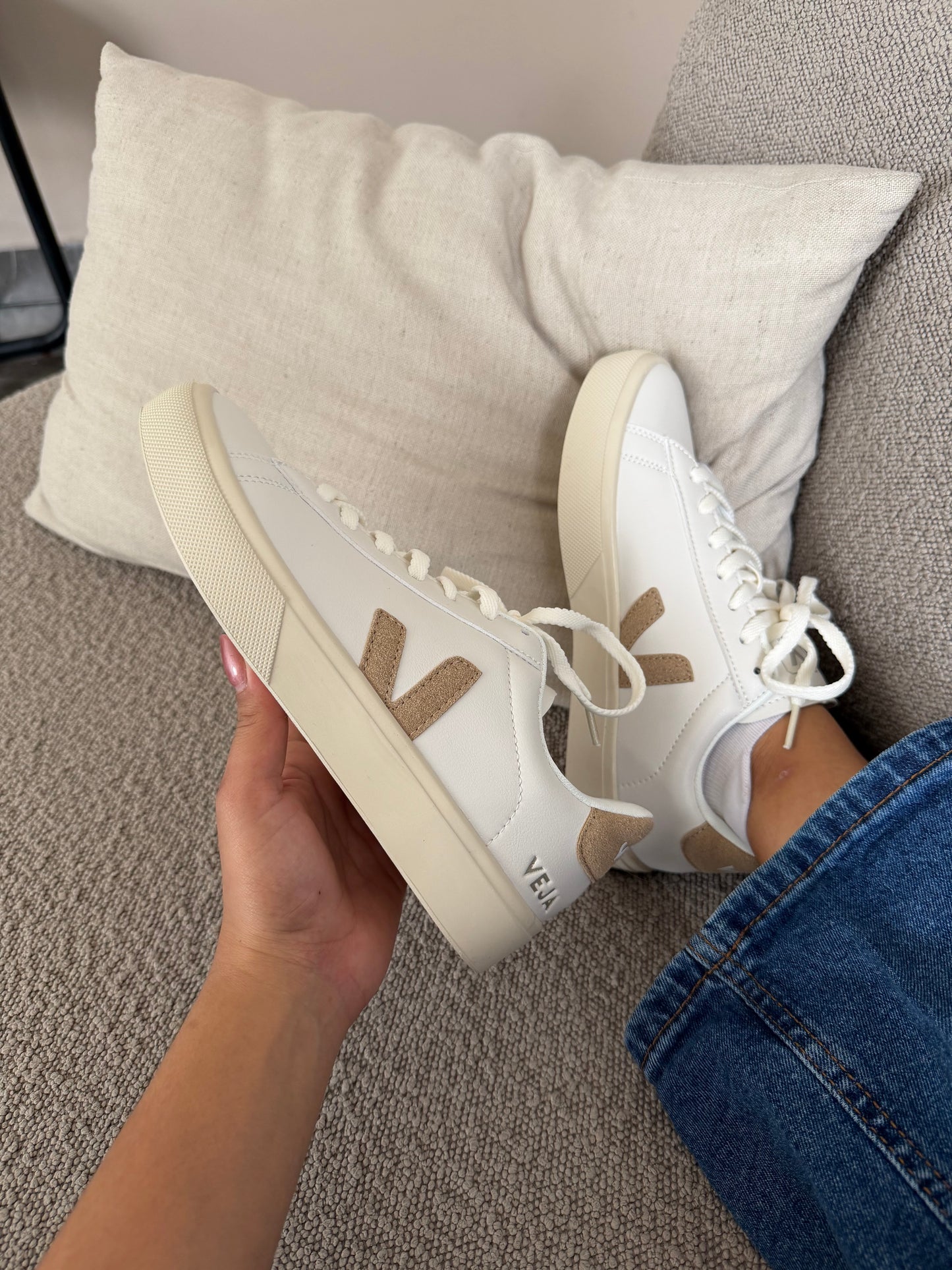 Veja beige