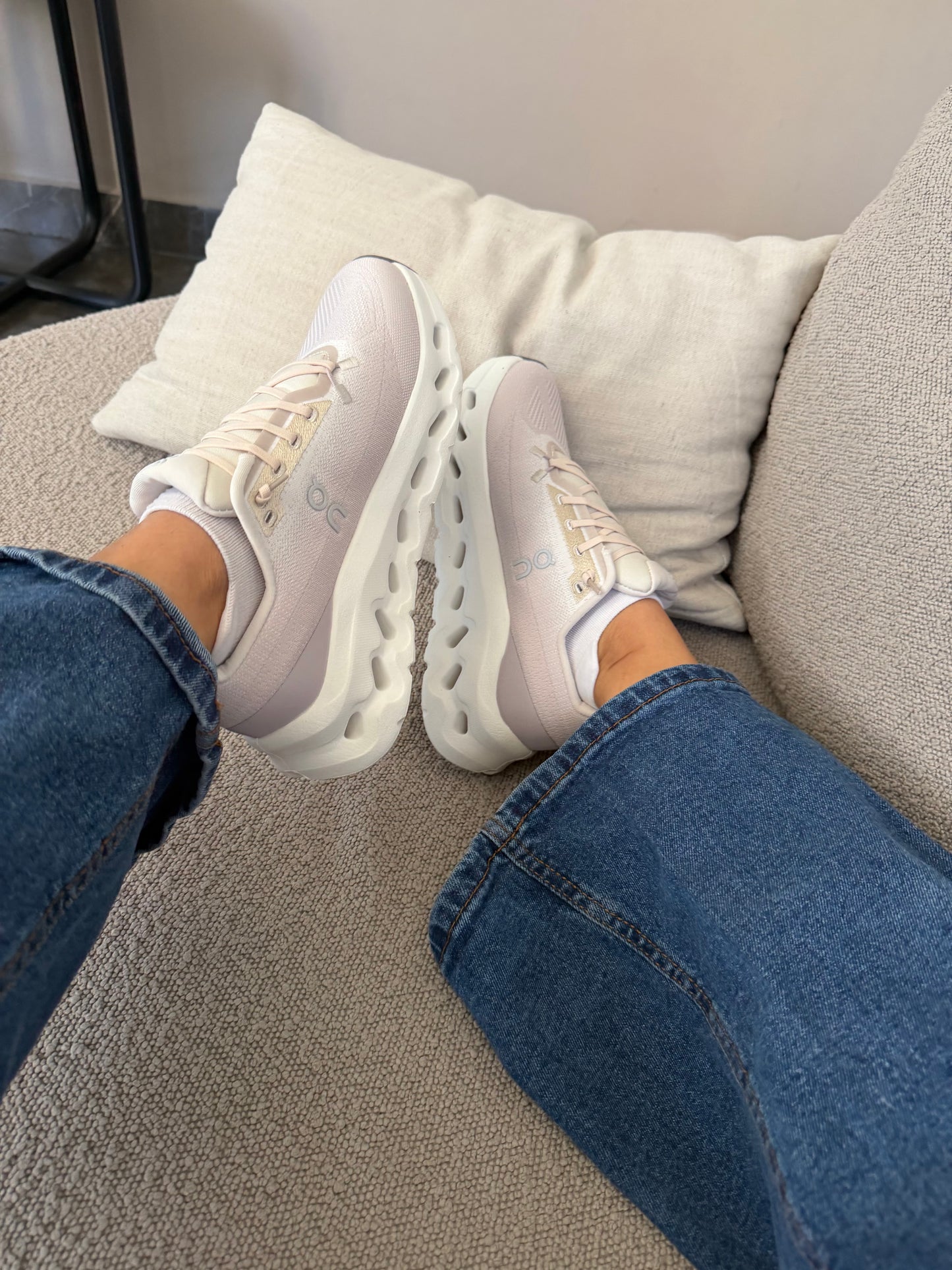 On Cloudtill Nude