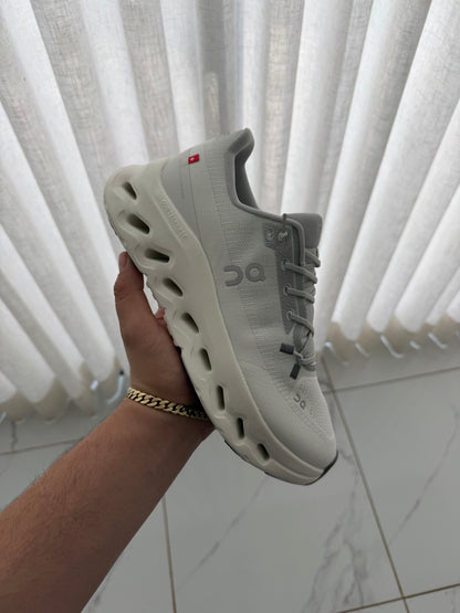 On cloud till gris