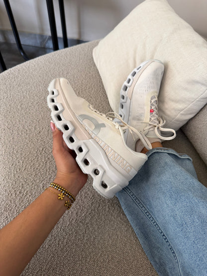 On cloud Monster Beige