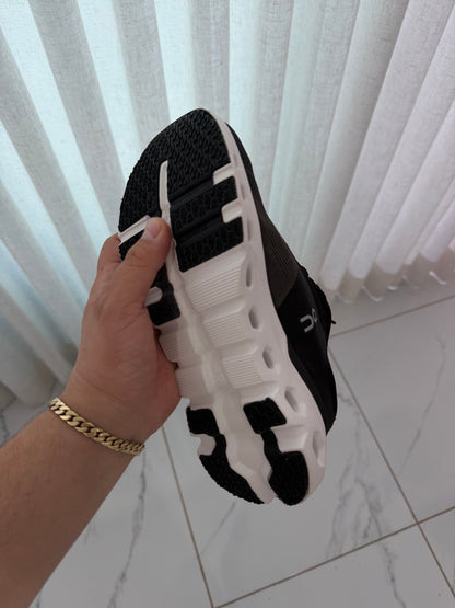 On 6 white and black