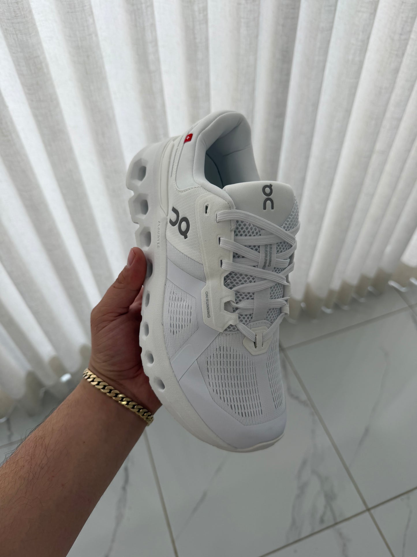 On cloud 6 all white