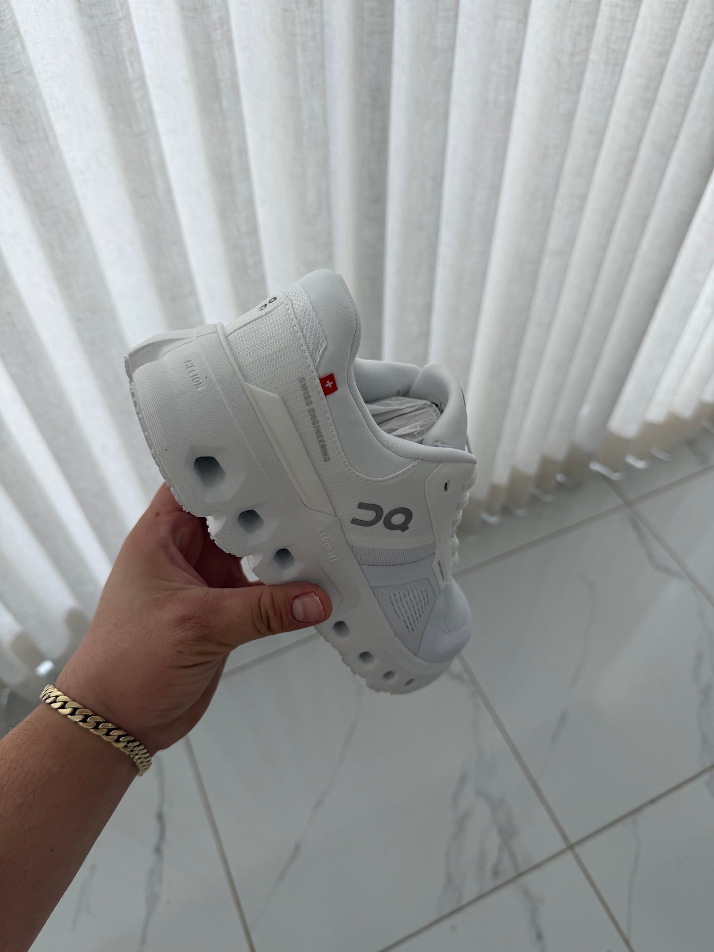 On cloud 6 all white