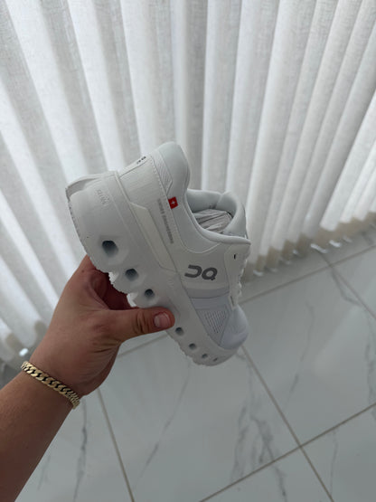 On cloud 6 all white