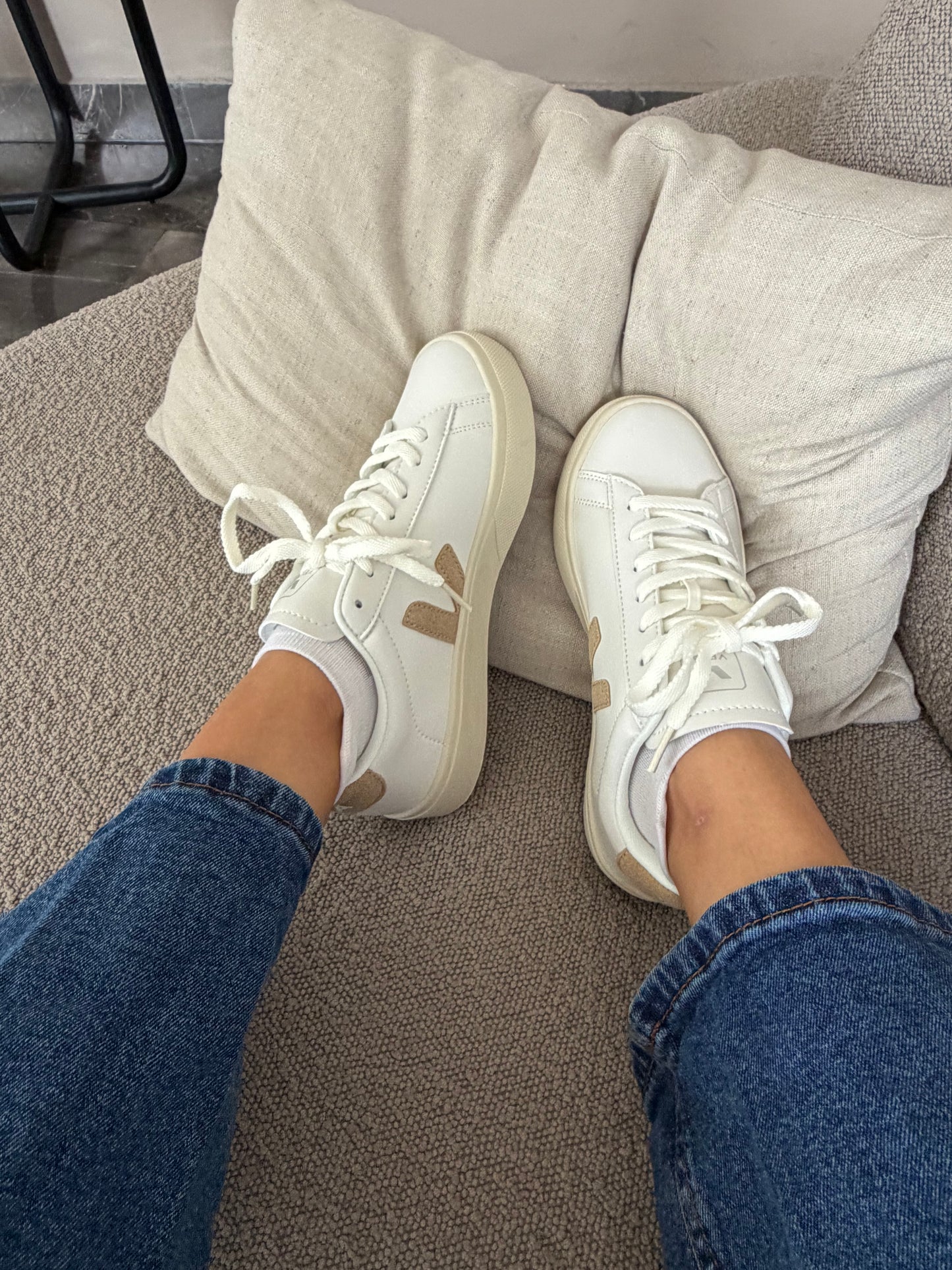 Veja beige
