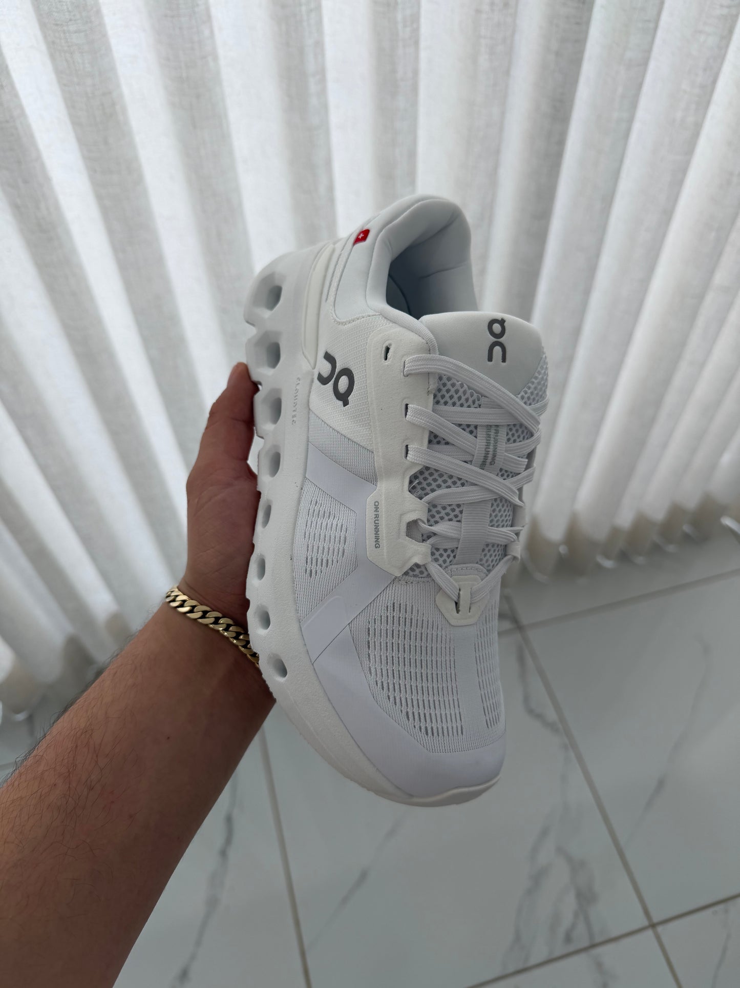 On cloud 6 all white