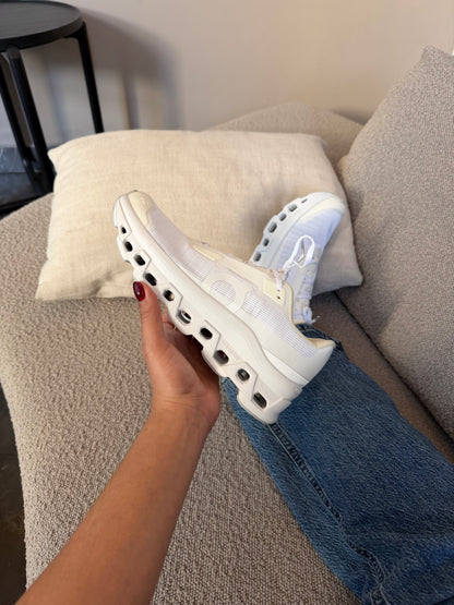 On Monster white