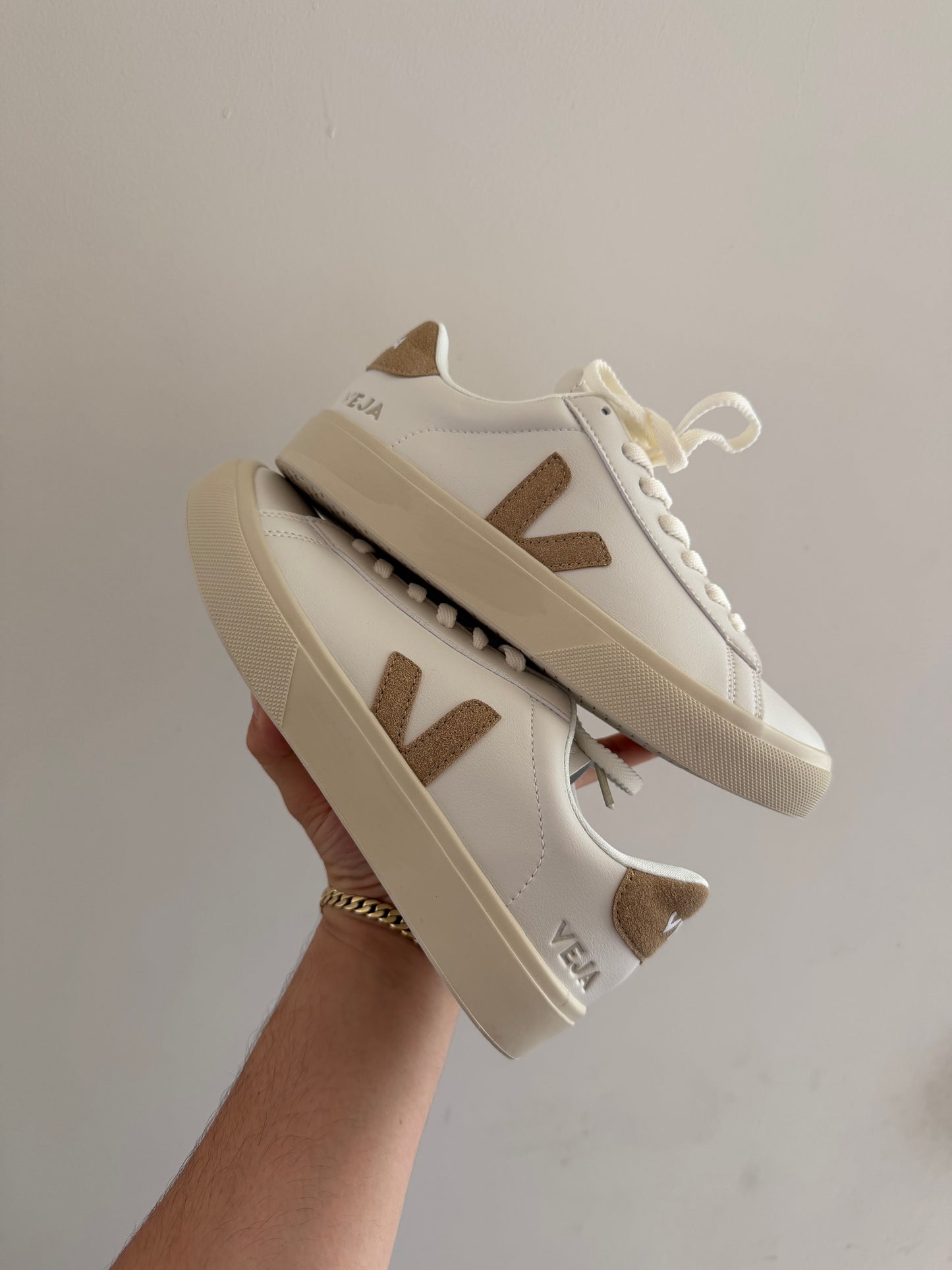 Veja beige