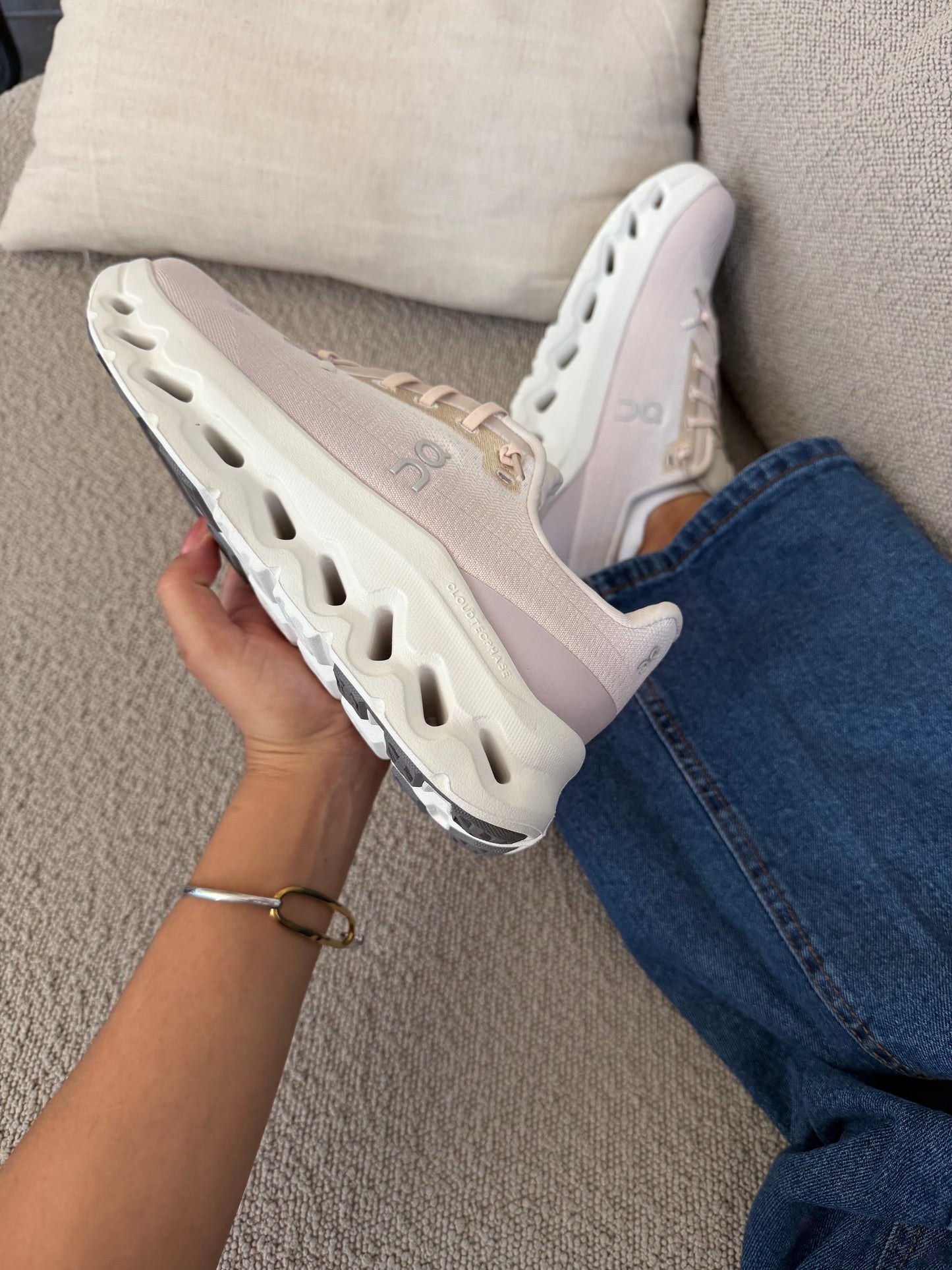 On Cloudtill Nude