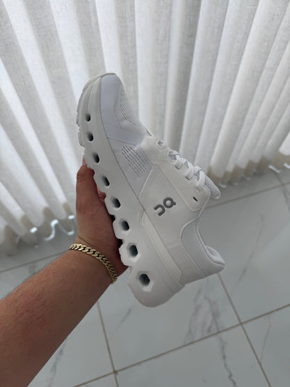 On cloud 6 all white