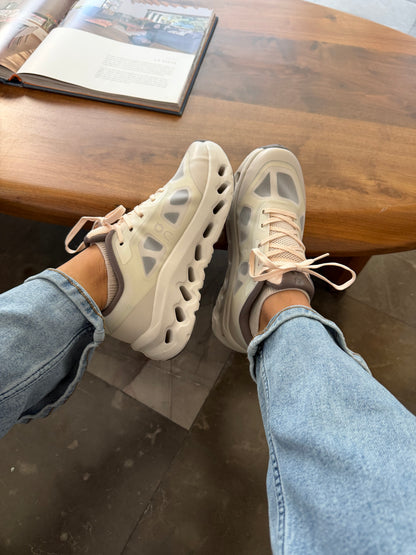 On Cloudtill Remix Beige