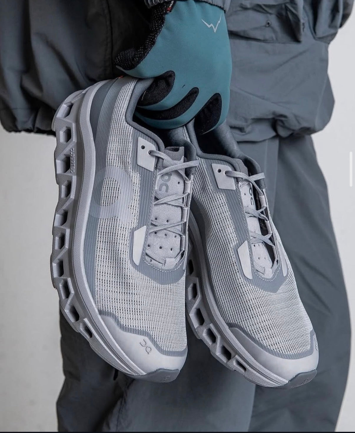 On cloud Monster Grey