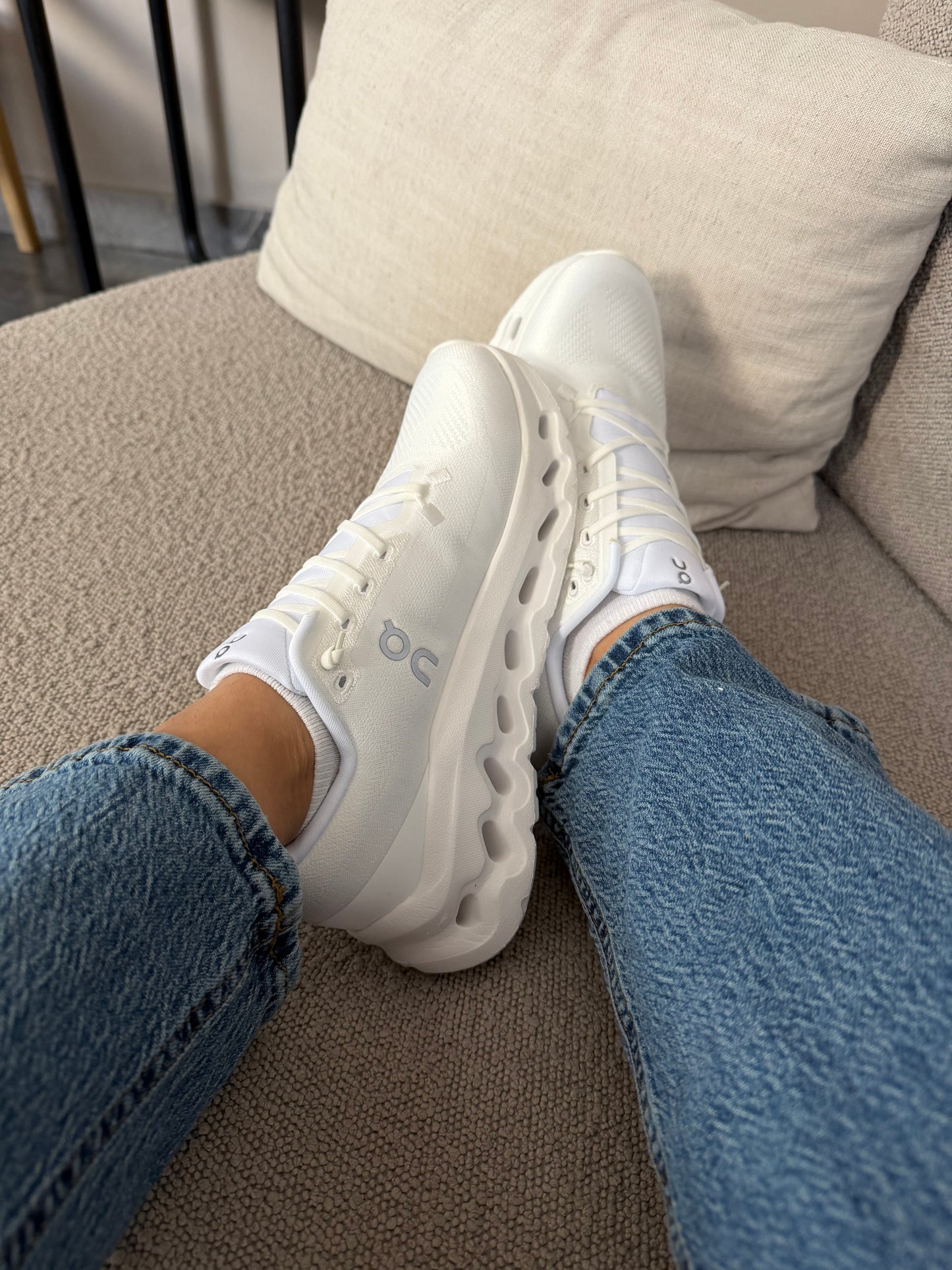 ON CLOUDTILL ALL WHITE