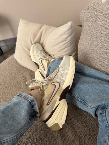 Nike VR beige