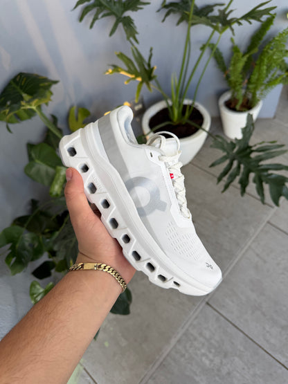 On cloud Monster Light Grey