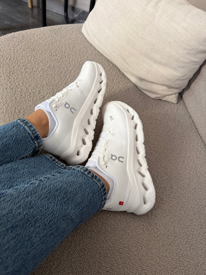 ON CLOUDTILL ALL WHITE