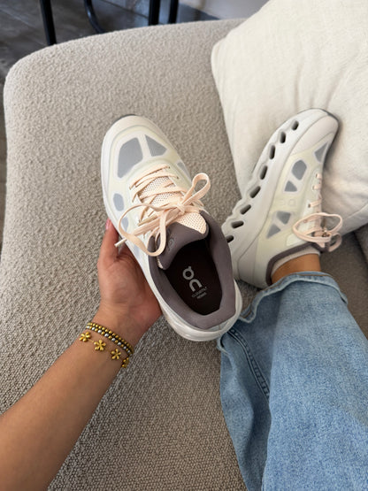 On Cloudtill Remix Beige