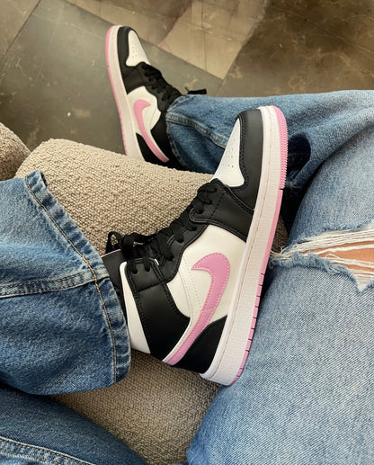 Nike Jordan Mid 1 en rosa y negro