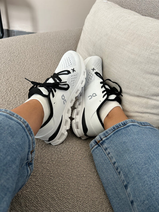 Modelo ON white black