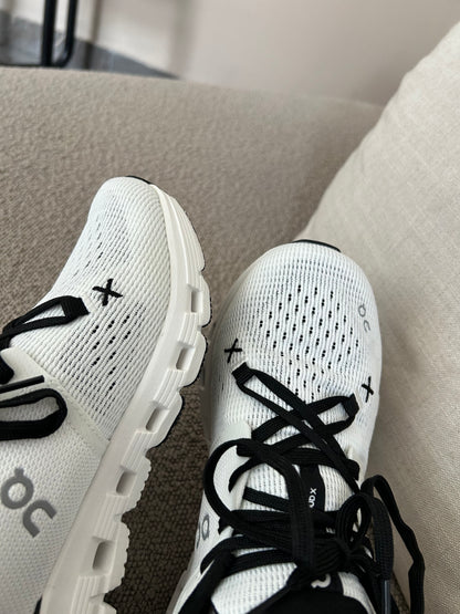 Modelo ON white black