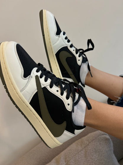 Jordan 1 Retro Low OG SP Travis Scott en verde oliva