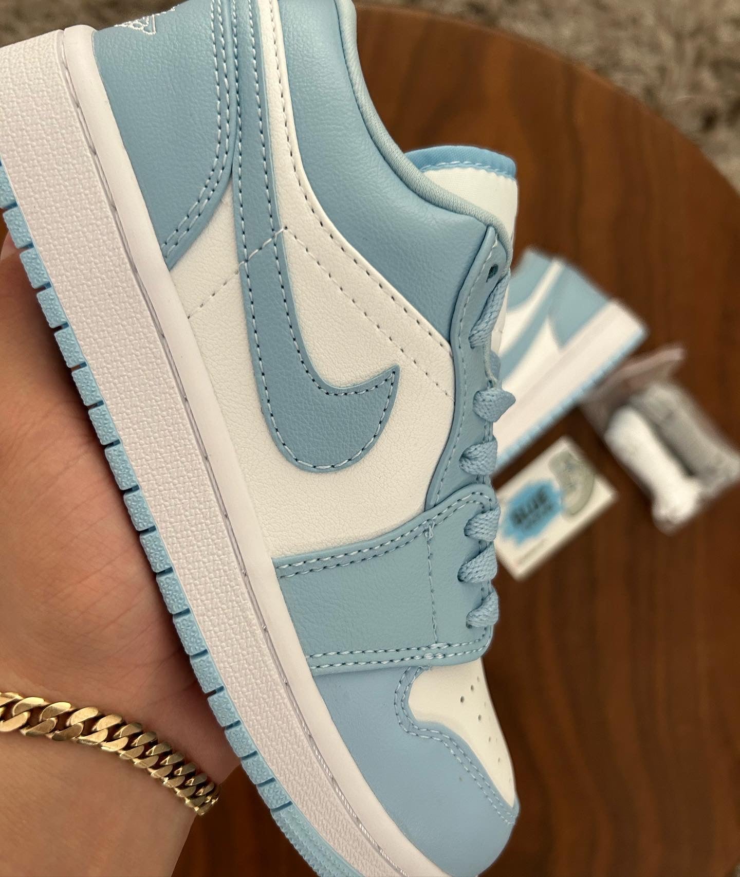 Nike Low Jordan en azul claro