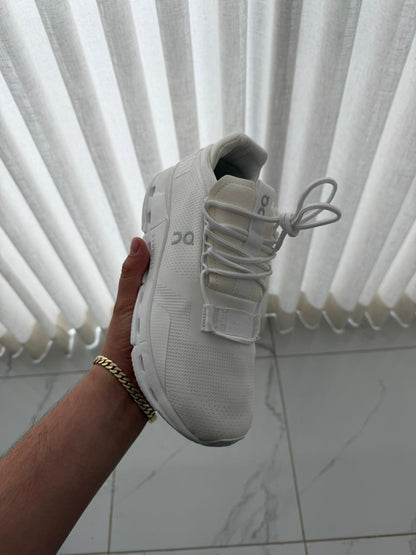MODELO ON CLOUD BLANCO