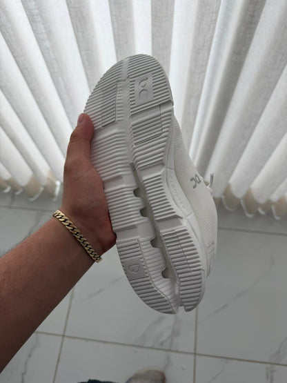 MODELO ON CLOUD BLANCO