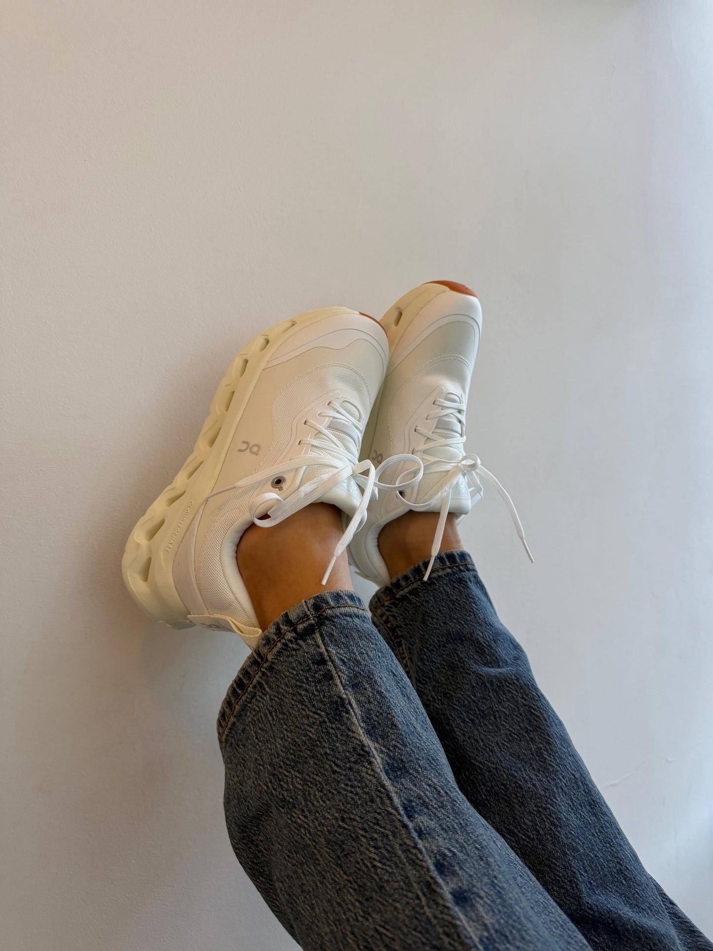 On cloud Iowe beige