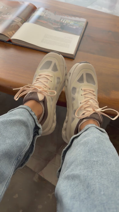 On Cloudtill Remix Beige