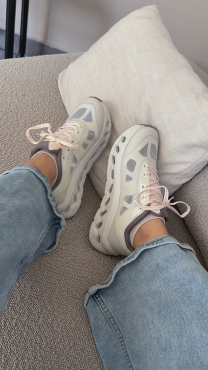 On Cloudtill Remix Beige